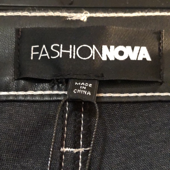 NWT Fashion Nova XL faux black leather with white pockets on the back - Picture 6 of 6